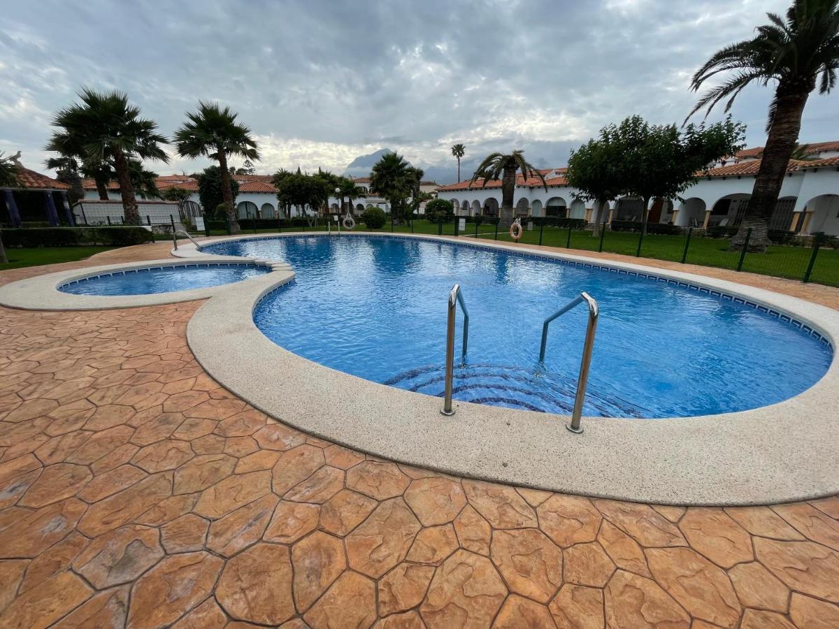 Bungalow Para 6 Pax A 7 Minutos De Playa Albir L'Alfas del Pi Exterior foto